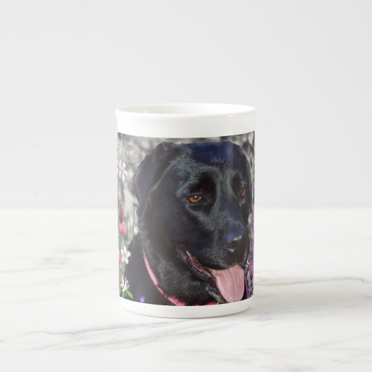Abby in bloemen - Black Lab Dog Porselein Kop (Voorkant)