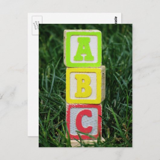 ABC-blokken in gras Briefkaart (Voorkant / Achterkant)
