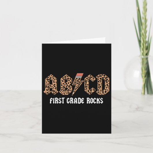 ABCD Rocks First Grade Terug naar School Leopard T Kaart (Voorkant)