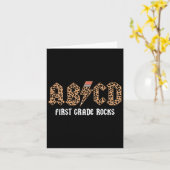 ABCD Rocks First Grade Terug naar School Leopard T Kaart (Gele Bloem)