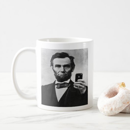 Abe Lincoln met mobiele telefoon Koffiemok (Met donut)