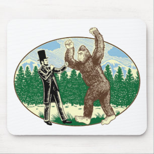 ABE LINCOLN: SASQUATCH HUNTER - Funny Bigfoot Logo Muismat