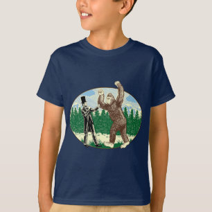 ABE LINCOLN: SASQUATCH HUNTER - Funny Bigfoot Logo T-shirt