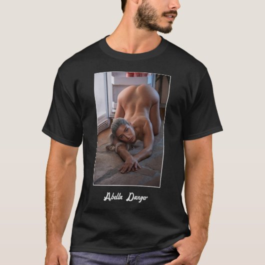 Abella Danger Fan Art&amp; Merch Essential T-Shir T-shirt (Voorkant)