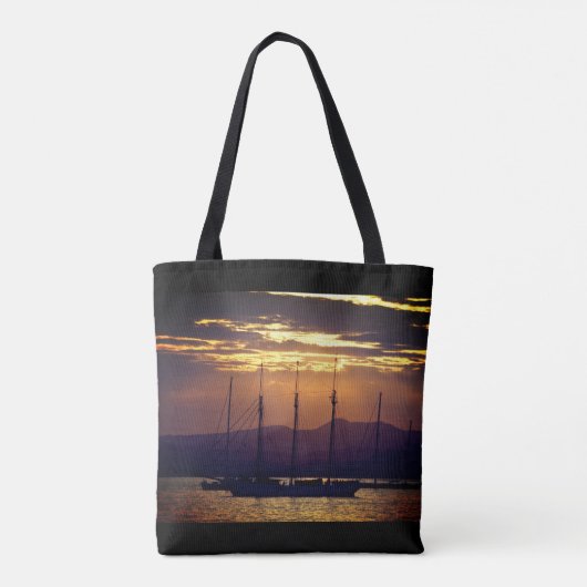 Abendfoto eines Segelschiffs Tote Bag (Achterkant)