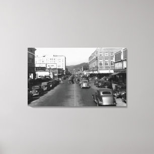 Aberdeen, WA - Uitzicht van de straat van Wishkan Canvas Afdruk
