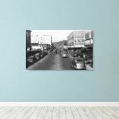 Aberdeen, WA - Uitzicht van de straat van Wishkan Canvas Afdruk (Insitu (Houten vloer))