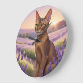 Abessijnse kat in lavendelveld grote klok (Hoek)
