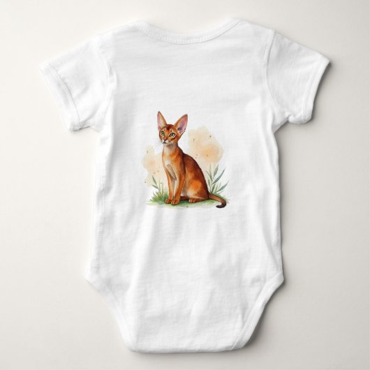 Abessijnse kat omringd door zachte kleuren en groe romper (Achterkant)