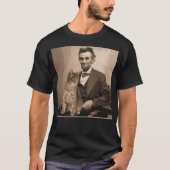 Abraham Lincoln en zijn kat "Dixie". T-shirt (Voorkant)