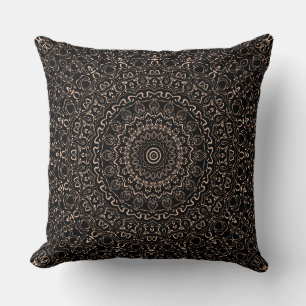 Abrikozen Beige Mandala met Elegante Symmetrie Kussen