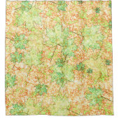 Abstract acerblad op krasbodem, op beige douchegordijn (Voorkant)