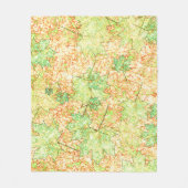 Abstract acerblad op krasbodem, op beige fleece deken (Voorkant)