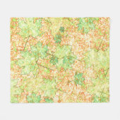 Abstract acerblad op krasbodem, op beige fleece deken (Voorkant (Horizontaal))