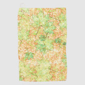 Abstract acerblad op krasbodem, op beige golfhanddoek (Voorkant)