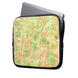 Abstract acerblad op krasbodem, op beige laptop sleeve