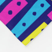 Abstract bandenpatroon - Kleuren 02 op donkerblauw Fleece Deken (Hoek)