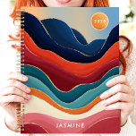 Abstract Bergen 2025 Custom Name Planner<br><div class="desc">Begin aan een reis van organisatie en creativiteit met deze boeiende planner. Met een abstract landschap van kleurrijke golvende bergen roept deze planner een gevoel van avontuur en rust op. Stel je voor dat je je dromen en afspraken noteert te midden van dit adembenemende landschap. Personaliseer het met jouw naam...</div>