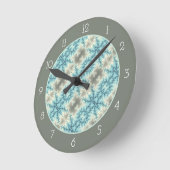 Abstract blauw, grijs sneeuwvlokpatroon met rand ronde klok (Hoek)