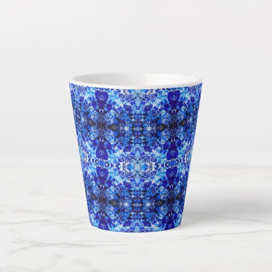 Abstract blauwe bloem latte mok (Voorkant)