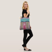 Abstract Chevron Vertical Streep Stof Roze Tote Bag (Op model)