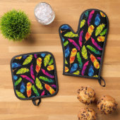 Abstract colorful feather explosion ovenwant & pannenlap set (Top down)