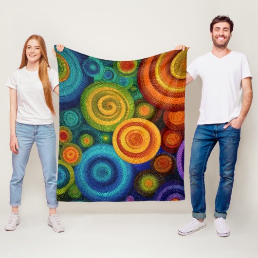 Abstract concentric circles in vibrant multicolor  fleece deken (In situ)