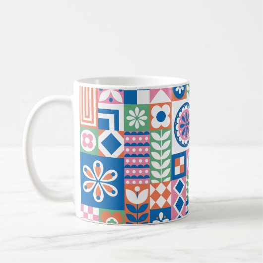 Abstract  floreel patroon. Scandinavisch en Koffiemok (Links)