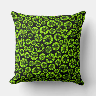 Abstract Flowers 031023 - Chartreuse op zwart Kussen