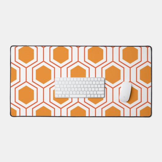 Abstract geometrical pattern in oranje and bureaumat (Keyboard & Muis)