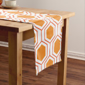 Abstract geometrical pattern in oranje and korte tafelloper (Voorbeeld)