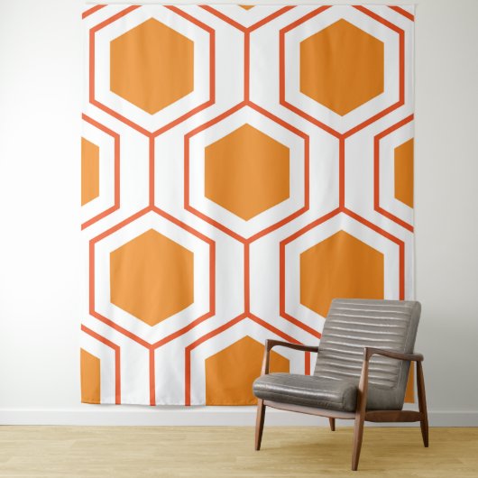 Abstract geometrical pattern in oranje and wandkleed (In situ)