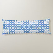Abstract geometrisch blauw en wit patroon lichaamskussen (Achterkant)