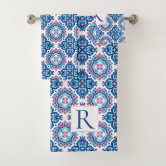 Abstract geometrisch mediterraan roze tegelpatroon bad handdoek