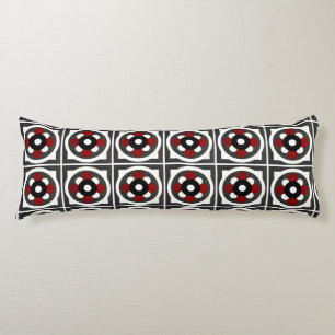 Abstract geometrisch ontwerp met rood, zwart en wi lichaamskussen