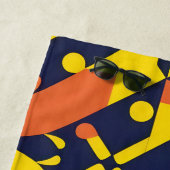 Abstract geometrisch patroon strandlaken (In situ)