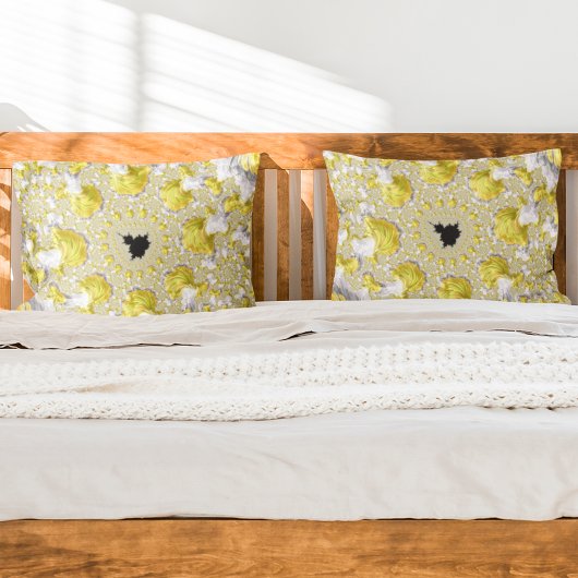 Abstract Gold Fractal Kussensloop