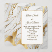 Abstract Goud en Wit Marmeren Bruiloft Uitnodigen Kaart (Voorkant / Achterkant)