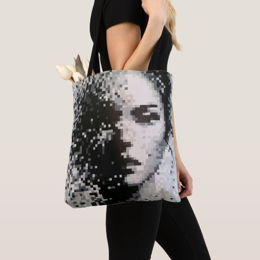 Abstract grayscale pixel portrait with soft edges tote bag (Dichtbij)