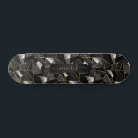 Abstract grijs, zwart en goudpatroon persoonlijk skateboard<br><div class="desc">Skateboard. Aanbevolen in een abstract grijs, zwart en goudvormig ontwerp dat u kunt personaliseren. ✔ OPMERKING: ALLEEN DE NOODZAKELIJKE SJABLOON WIJZIGEN! 😀 Indien nodig, kunt u de tekst verwijderen en beginnen vers toevoegend welke tekst en doopvont u houdt van. 📌 Als u meer aanpassing nodig hebt, klikt u op de...</div>