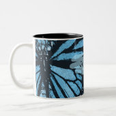 Abstract Grunge Blue Butterfly Art Personalised Tweekleurige Koffiemok (Links)