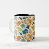 Abstract handgetekend boho bloemmotief tweekleurige koffiemok (Voorkant links)