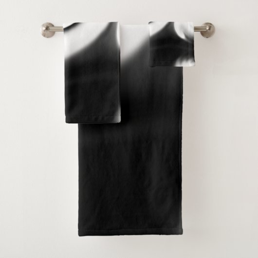 Abstract in zwart-wit bad handdoek (Insitu)