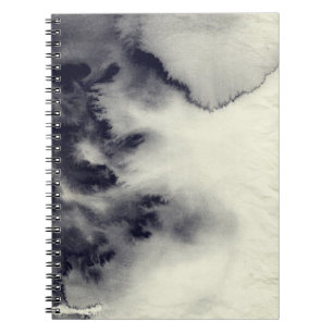 Abstract inktschilderij op grijze papiertextuur. notitieboek