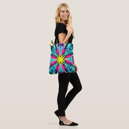 Abstract kleurrijk gloedpatroon tote bag (Op model)