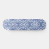 Abstract Lacy Fractal Snowflake Pattern op Blue Persoonlijk Skateboard (Horizontaal)