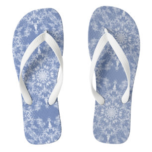 Abstract Lacy Fractal Snowflake Pattern op Blue Teenslippers