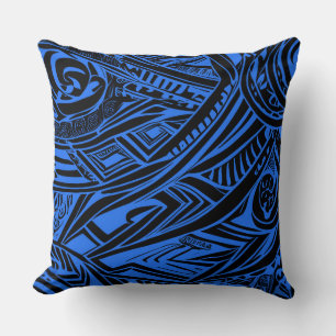 Abstract met zwarte en blauwe tribale kussen