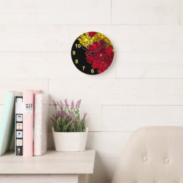 Abstract modern geometrisch vijf-geel getal ronde klok