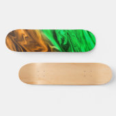Abstract ondoordacht patroon in oranje groen persoonlijk skateboard (Horizontaal)